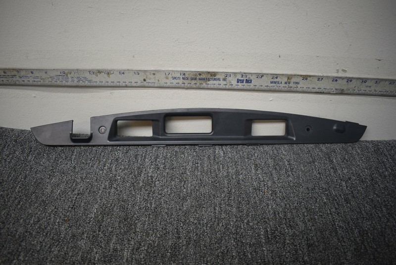 2008-2012 INFINITI EX35 LIFTGATE UPPER FINISH MOLDING GATE FACTORY OEM