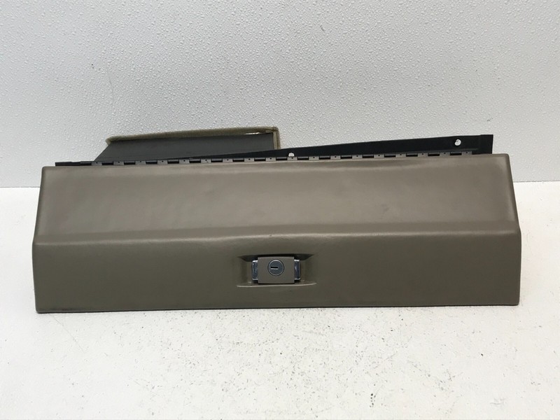 82-96 BUICK CENTURY GLOVE BOX DOOR DASH INTERIOR TRIM CAR PANEL HANDLE BEIGE