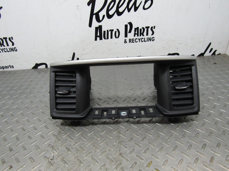13-20 NISSAN PATHFINDER DASH RADIO DISPLAY SCREEN BEZEL TRIM W/ VENT GRILLE OEM
