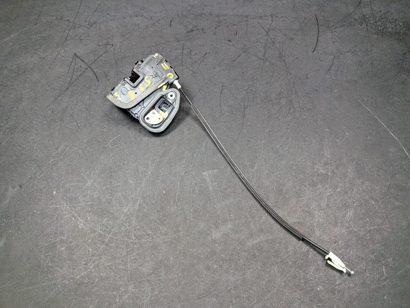 Front Right Door Lock Latch 2019 Chevrolet Equinox 13516673 2018 2020 2021- 2023