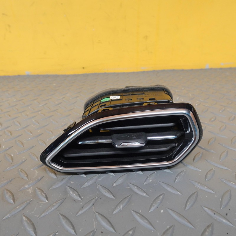 2022-2023 CHEVROLET BOLT EV DASH RIGHT OUTER AIR VENT TRIM COVER OEM 42825199