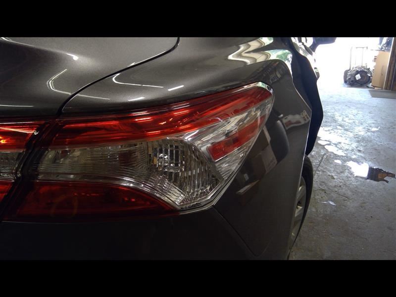 Passenger Tail Light Quarter Panel Mounted Clear Lens Fits 18-19 CAMRY 1403188
