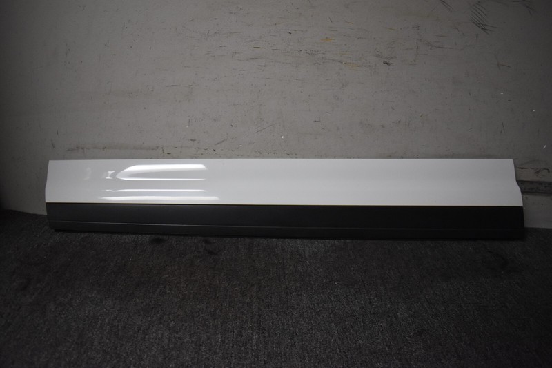 2015-2017 PORSCHE CAYENNE TURBO DOOR MOLDING FACTORY OEM