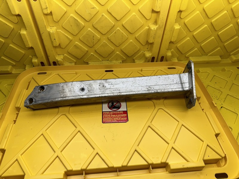 2013-2016 DODGE DART FRONT RIGHT SUBFRAME PILLAR BEAM REINFORCEMENT Extension