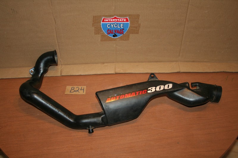2002 Kawasaki KVF 300A Prairie Air Cleaner Box Inlet Plastic Duct 02