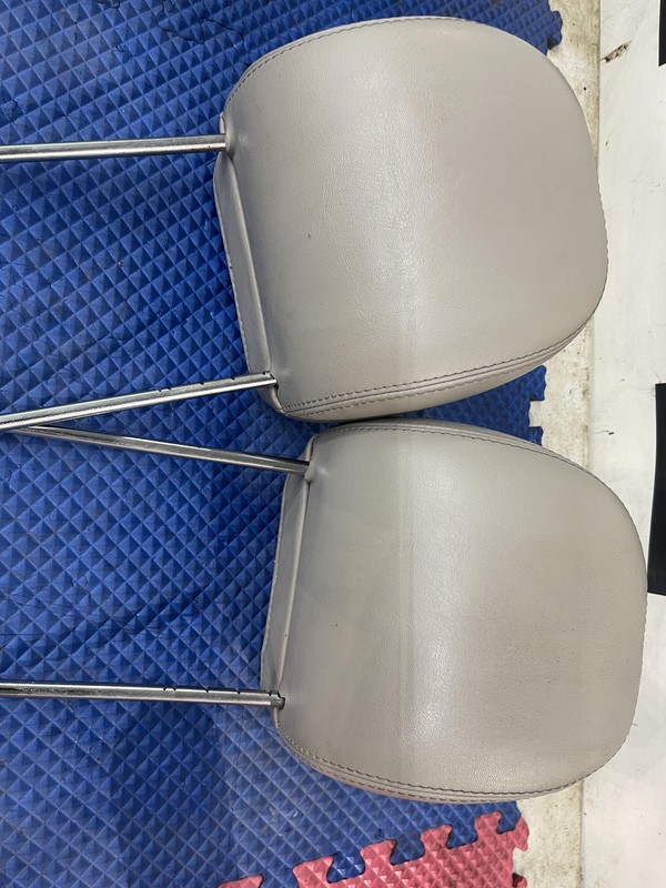 2005-2007 Chrysler 300 Front Headrest Assembly Tested Oem