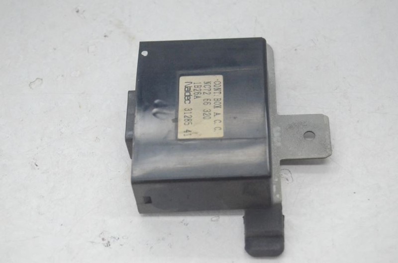 2001-2005 Mazda MX-5 Miata 1.8L Daytime Running Lamp Module NC72 66 320