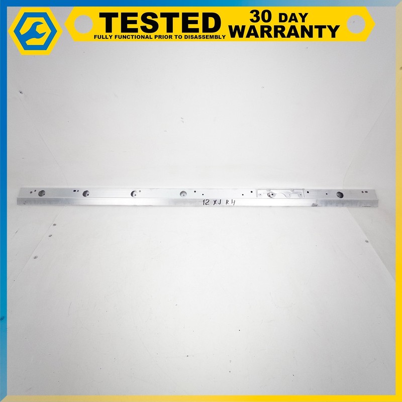10-19 JAGUAR XJ RIGHT PASSENGER SIDE EXTERIOR SKIRT ROCKER MOLDING BRACKET OEM