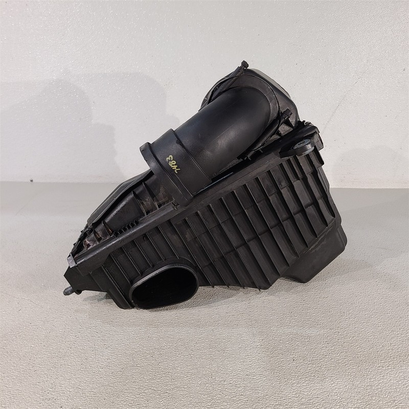 03-10 Porsche Cayenne Turbo SUV Driver Side Lh Air Cleaner Housing Aa7483