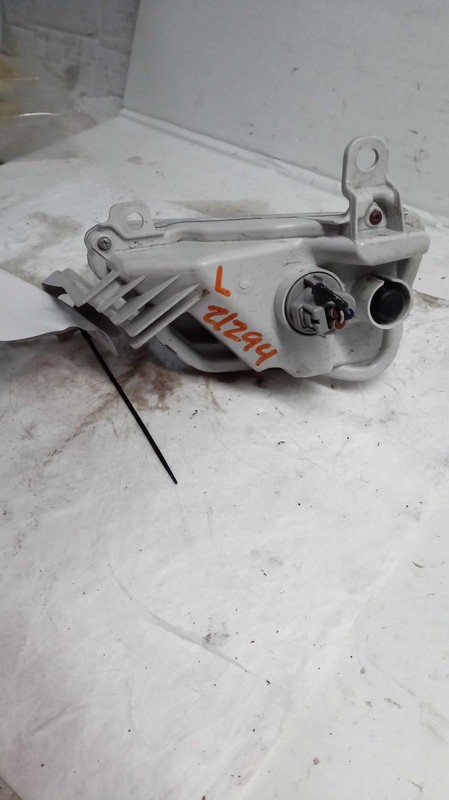 2020 Nissan Altima Left Fog Light Assembly Silver OEM 675503, 90K Miles
