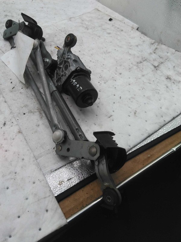 2023 Mitsubishi Outlander Wiper Motor OEM 28800W000P Silver 115K Miles
