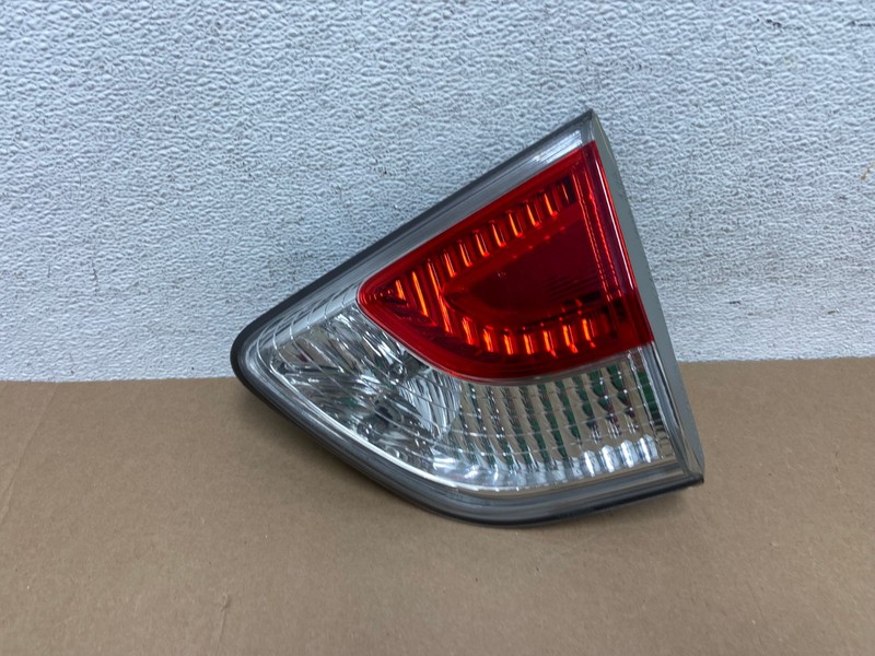 2013 to 2016 Nissan Pathfinder Right Passenger Inner Tail light Oem AD6407 LK