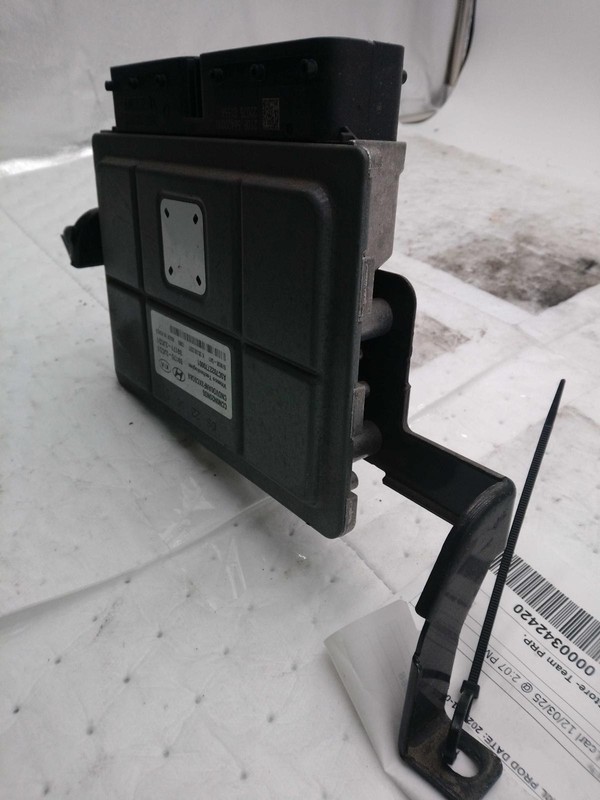2022 Hyundai Elantra Engine Control Module ECM 391712JCC5 OEM Used 40K Miles