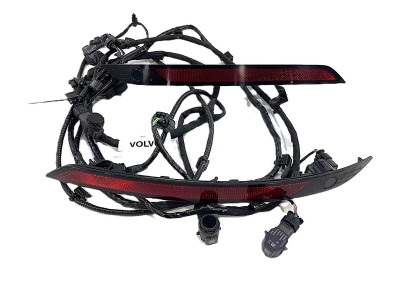 2024 Volvo S60 Plus Hybrid Park Assist Sensors & Harness Marker Lens 39798109