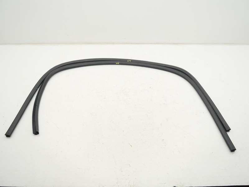 2005 Bentley Continental GT Coupe Weather Stripping Strip Seal Rubber LH/RH OEM