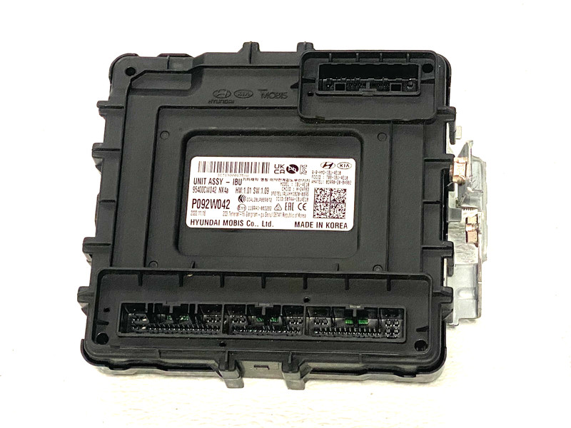 22 23 24 HYUNDAI TUCSON BCM BODY CONTROL MODULE` OEM #A0.17