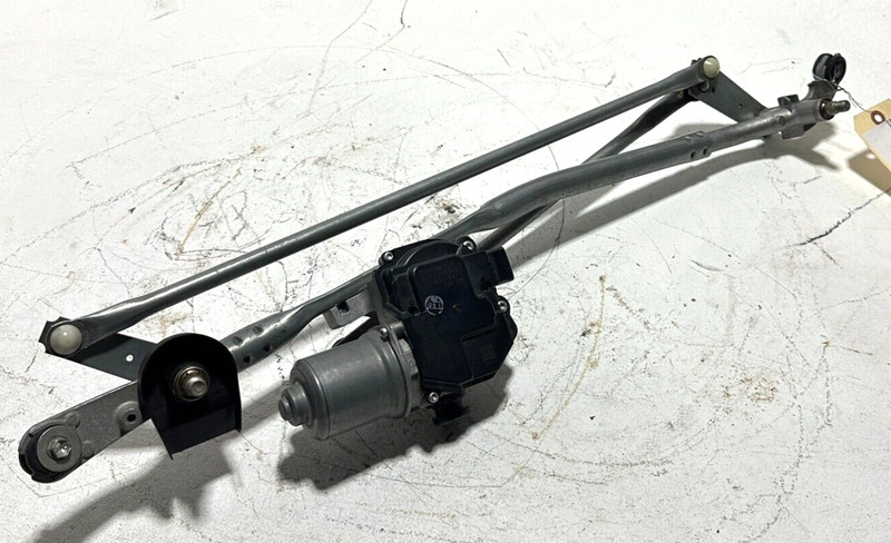 2021-24 TOYOTA CAMRY SE FRONT WINDSHIELD WIPER TRANSMISSION LINKAGE W/ MOTOR OEM