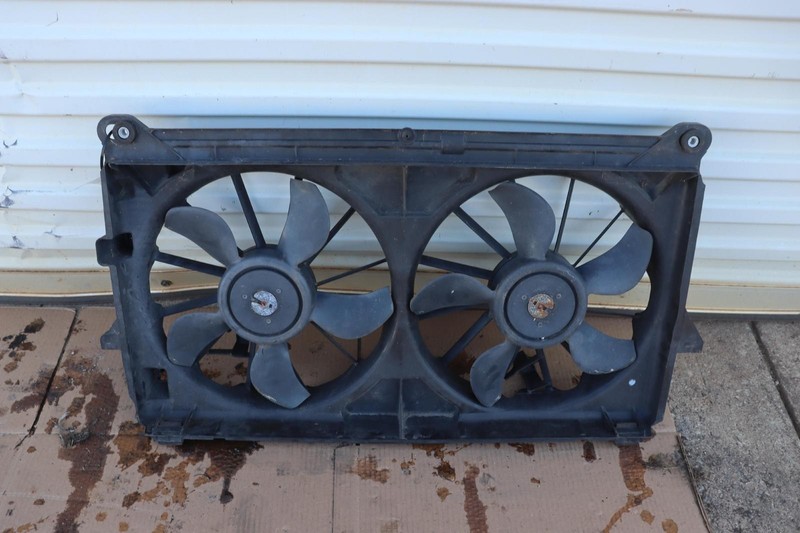 2007-2013 CHEVY SILVERADO 1500 RADIATOR COOLING FAN MOTOR SHROUD 500WATT OEM