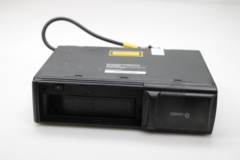 2004-2006 AUDI TT QUATTRO 6 DISC CD CHANGER 8N8 035 111 C OEM