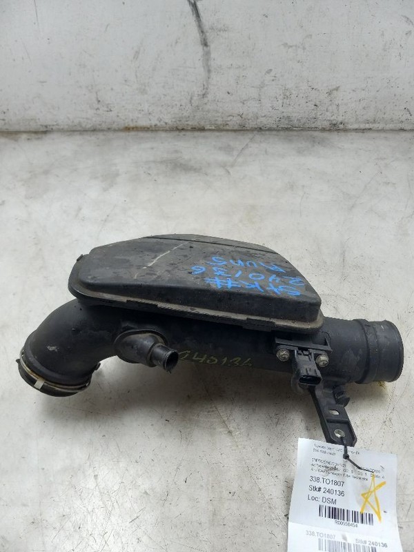 07 TOYOTA TACOMA AIR INTAKE CONNECTOR TUBE RESONATOR