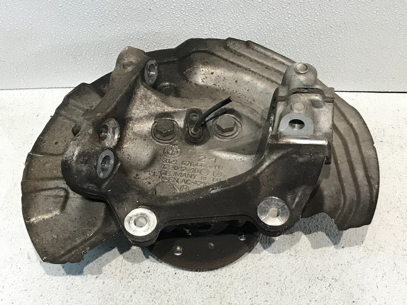12-20 BMW F22 F30 F32 XDRIVE AWD FRONT RIGHT KNUCKLE HUB SPINDLE BEARING CARRIER
