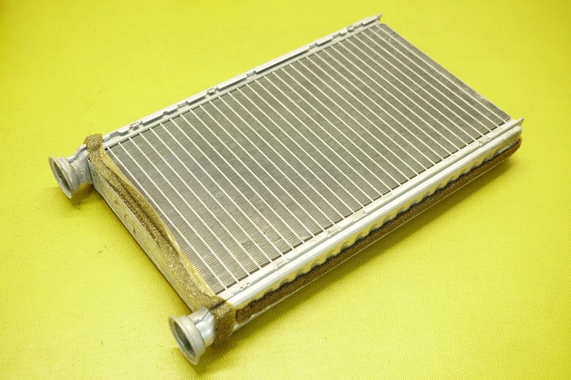 π
2015-2025 FORD F150 OEM.HVAC HEATER CORE RADIATOR AND SEAL AS-CENTER FL3H18B53