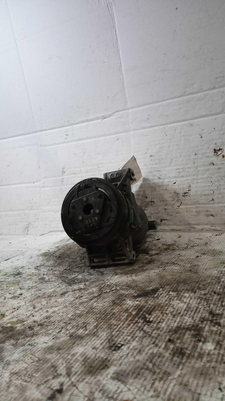 2015 Nissan Versa A/C Compressor OEM 926001HC2B 113K Miles Blue