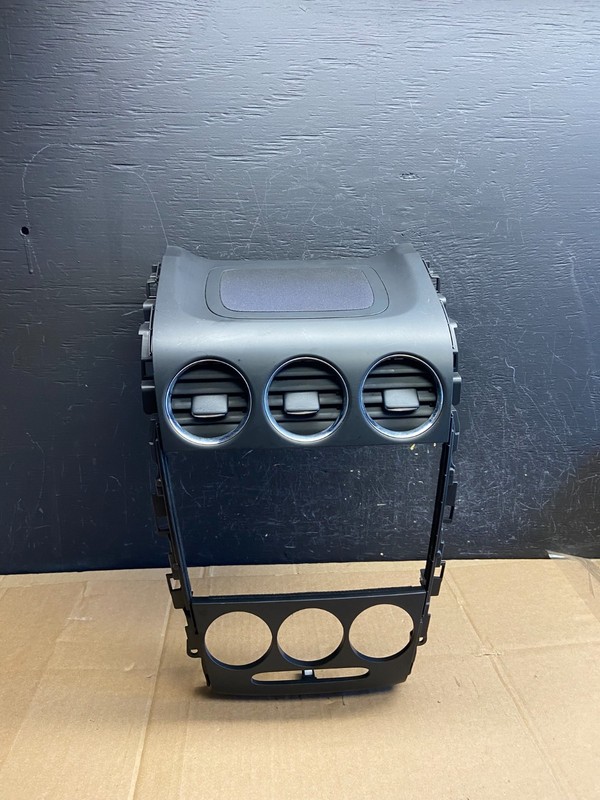 2010 2011 2012 Mazda CX-7 Center Dash Radio Bezel Trim OEM AD2055 DG