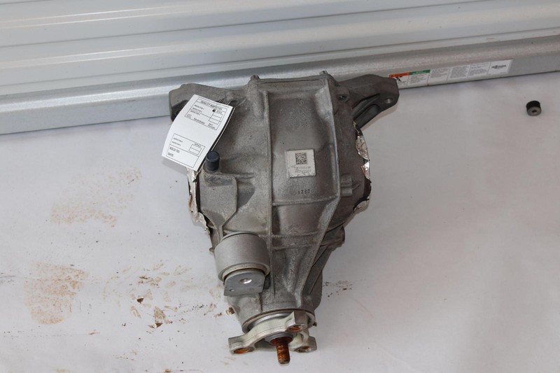 2017-2019 MERCEDES E-CLASS E300 W213 RWD REAR DIFF DIFFERENTIAL AXLE CARRIER OEM