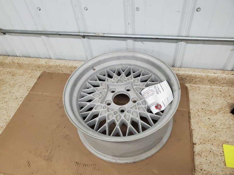 Wheel 16x7 Aluminum Cast Ribbed Fits 99-02 CROWN VICTORIA 307902