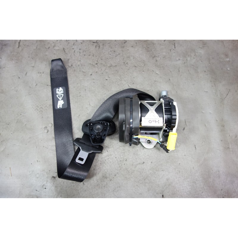 2008-2013 BMW E88 1-Series Convertible Right Front Passeng Seat Belt Gloss Black