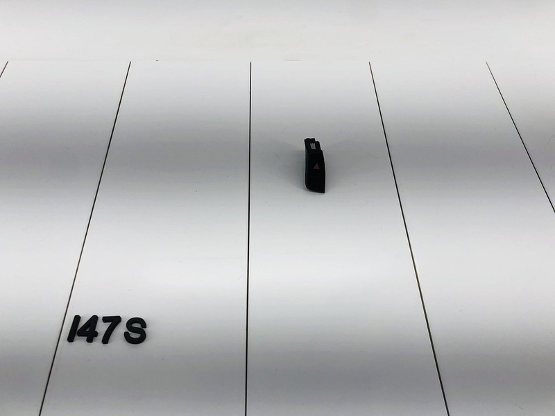 09-16 AUDI A4 QUATTRO CENTER DASHBOARD HAZARD LIGHT SWITCH BUTTON OEM