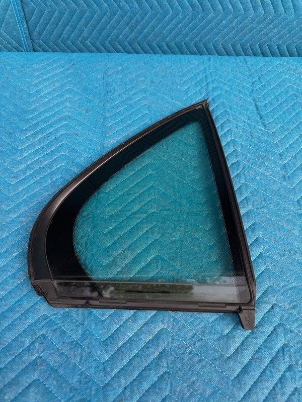 01-06 LEXUS LS430 REAR RIGHT PASSENGER QUARTER PANEL GLASS WINDOW OEM