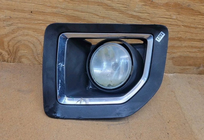 2015 2016-2019 GMC Sierra 2500 HD Front Foglight Cover Left Driver Side 23178899