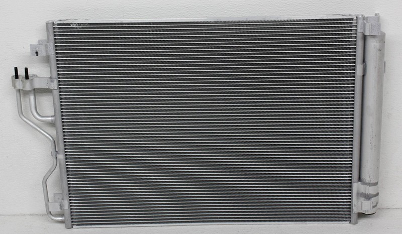 OEM AC Condenser For 2011-2016 Kia Sportage 2.0L 97606-2S001 Bent Fins