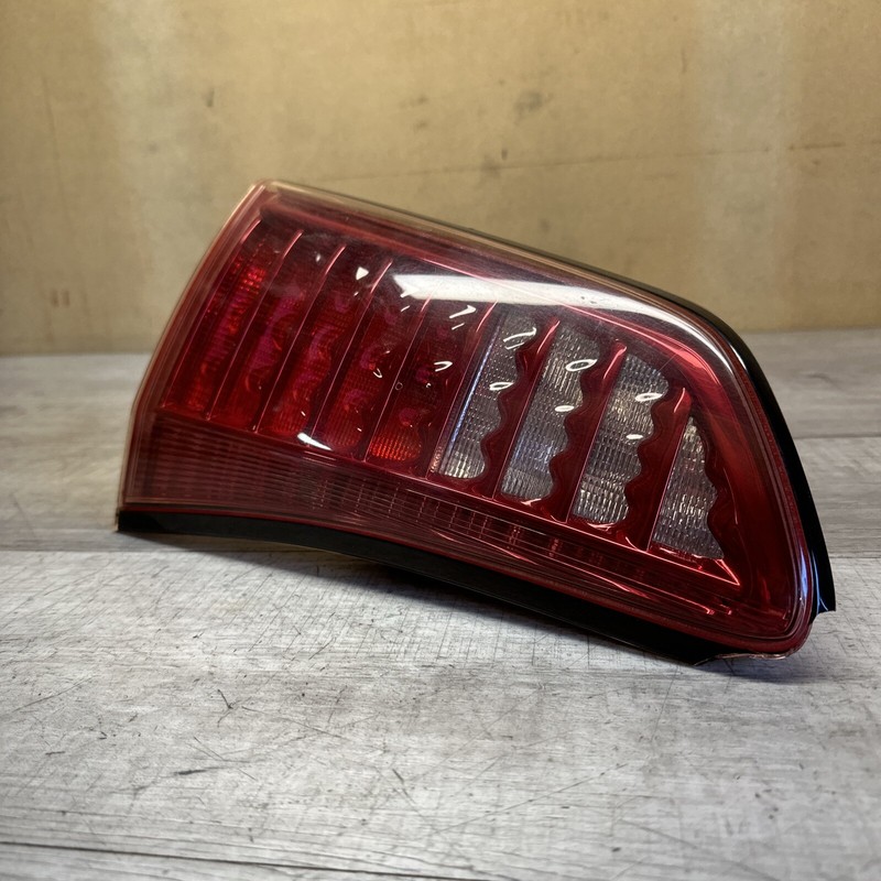 2011-2013 INFINITI QX56 LEFT DRIVER TRUNK LIFT TAIL GATE INNER OE Halogen LR LH