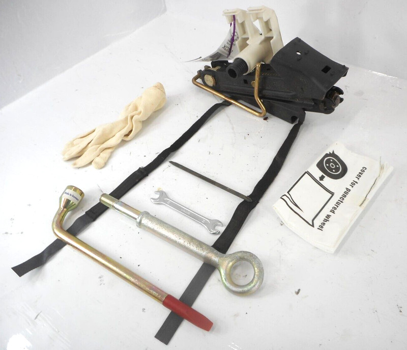 Volvo V70 Emergency Spare Tire Jack W/ Tool Kit OEM 2001 01