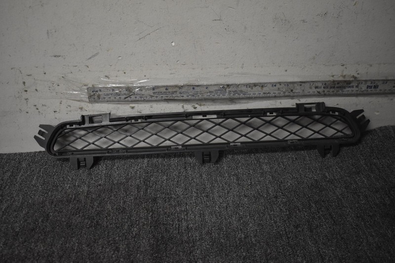 BMW FRONT CENTER GRILLE FACTORY OEM