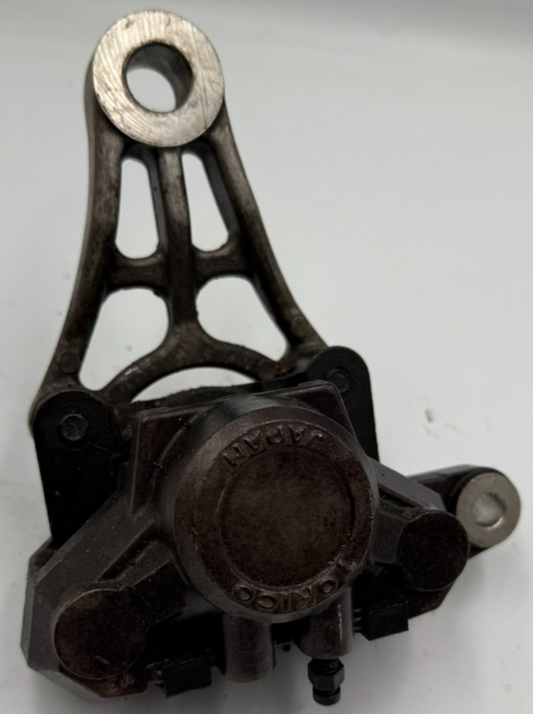 1995 Suzuki GS500E Rear Back Disk Brake Caliper & Bracket 1994 GS500 GS 500 E H1
