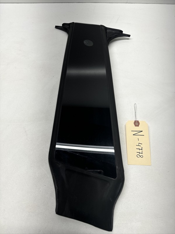 20-22 Tesla Model Y Exterior Right B-Pillar with Camera1506886-00 4778 B100