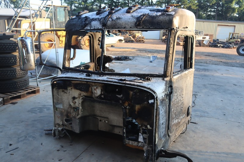 2006-2015 PETERBILT 386 TRUCK CAB FRAME BURN DAMAGE OEM