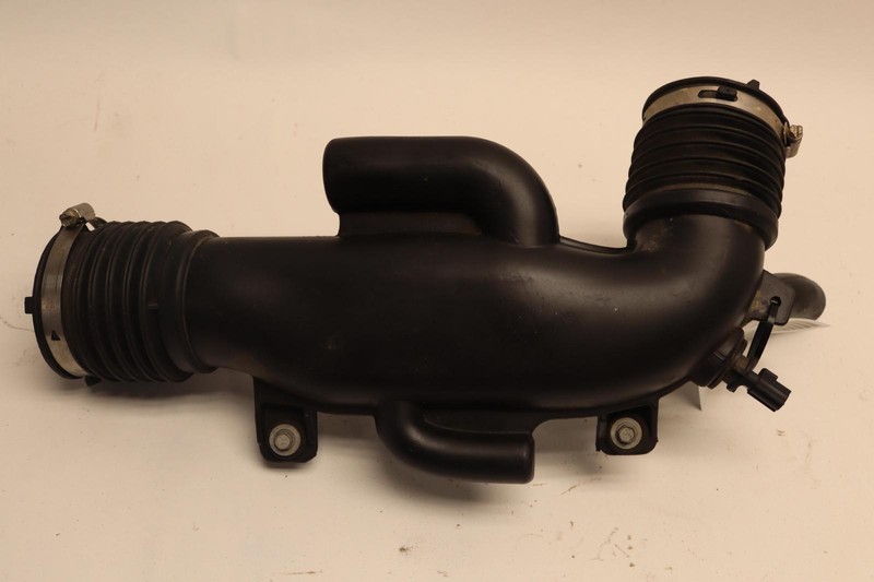 2018 JEEP WRANGLER 2.0L ENGINE CLEANER AIR INTAKE HOSE DUCT RESONATOR OEM
