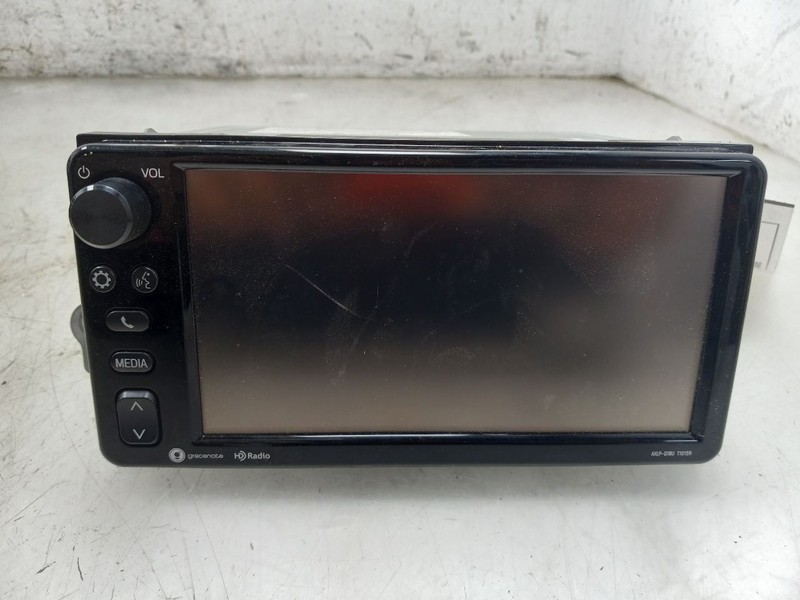 18 TOYOTA C-HR XLE DISPLAY AND RECEIVER AUDIO EQUIPMENT RADIO PT546-1C182