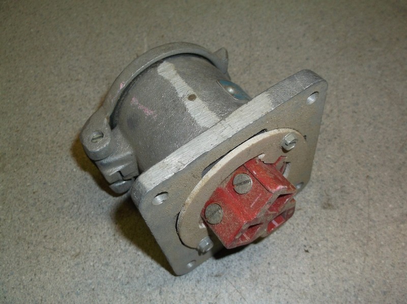 Crouse Hinds Arktite M54 AR331 30A 250VDC 600VAC, Body Grounded Receptacle