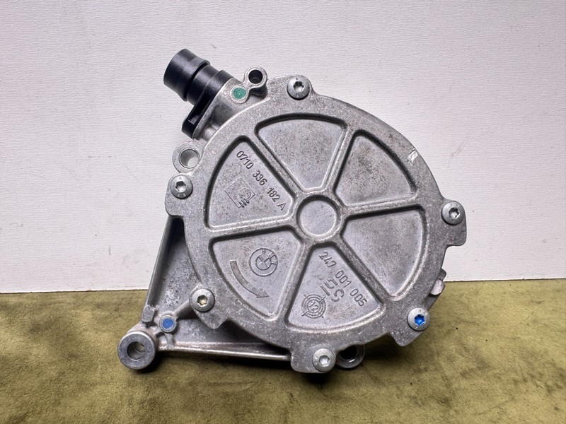 12–19 OEM BMW F10 F30 F31 320i 328i 528i 2.0L N20 N26 Engine Brake Vacuum Pump