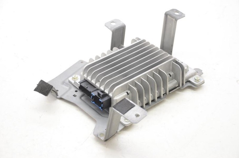 2005-2009 Nissan 350Z Vert VQ35HR Bose Radio Amplifier