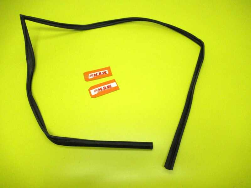 DOOR GLASS WINDOW SEAL WEATHER STRIP PASSENGER SIDE FRONT RF 01 02 03 04 05 RAV4