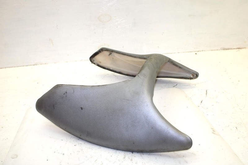 1999 Kawasaki Jet Ski 1100 Stx Oem Knee Pad 39156-3811-MN JK0