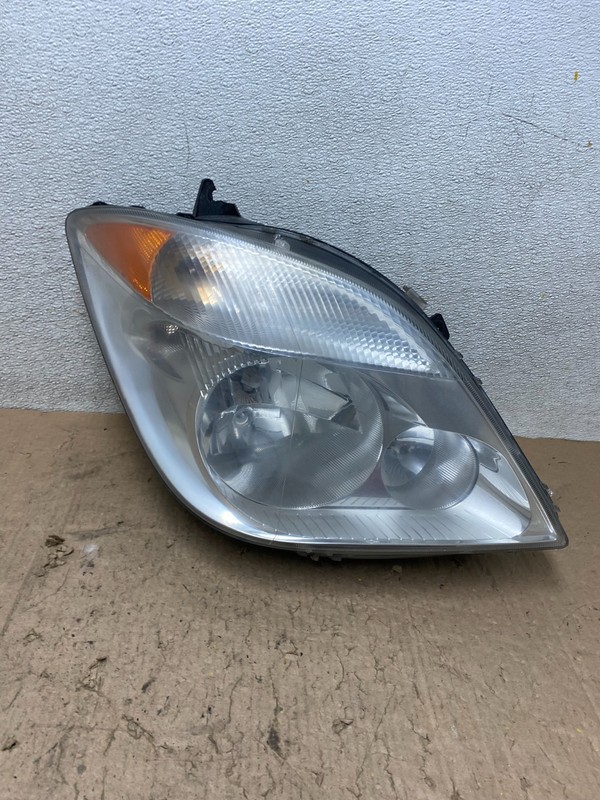 2007 to 2013 Mercedes Sprinter Headlight Right Passenger Halogen Oem W2760 DW