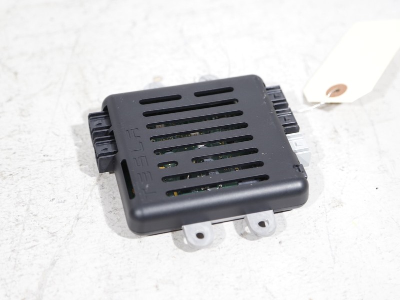 2016-2020 TESLA MODEL X WI-FI USB CONTROL MODULE OEM 1042829-00-F🚗